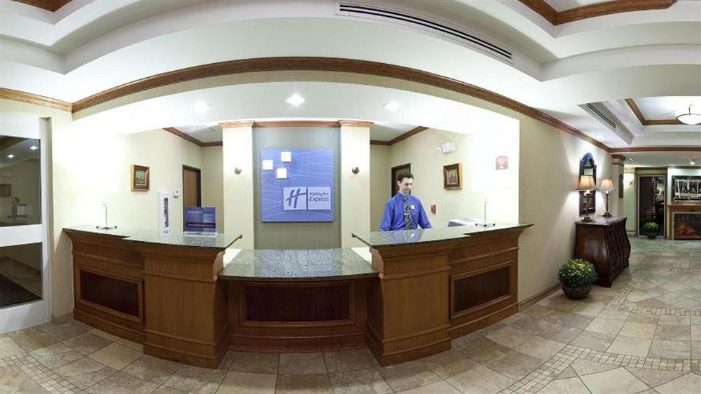 矿泉井城智选假日酒店 帕克斯堡 外观 照片